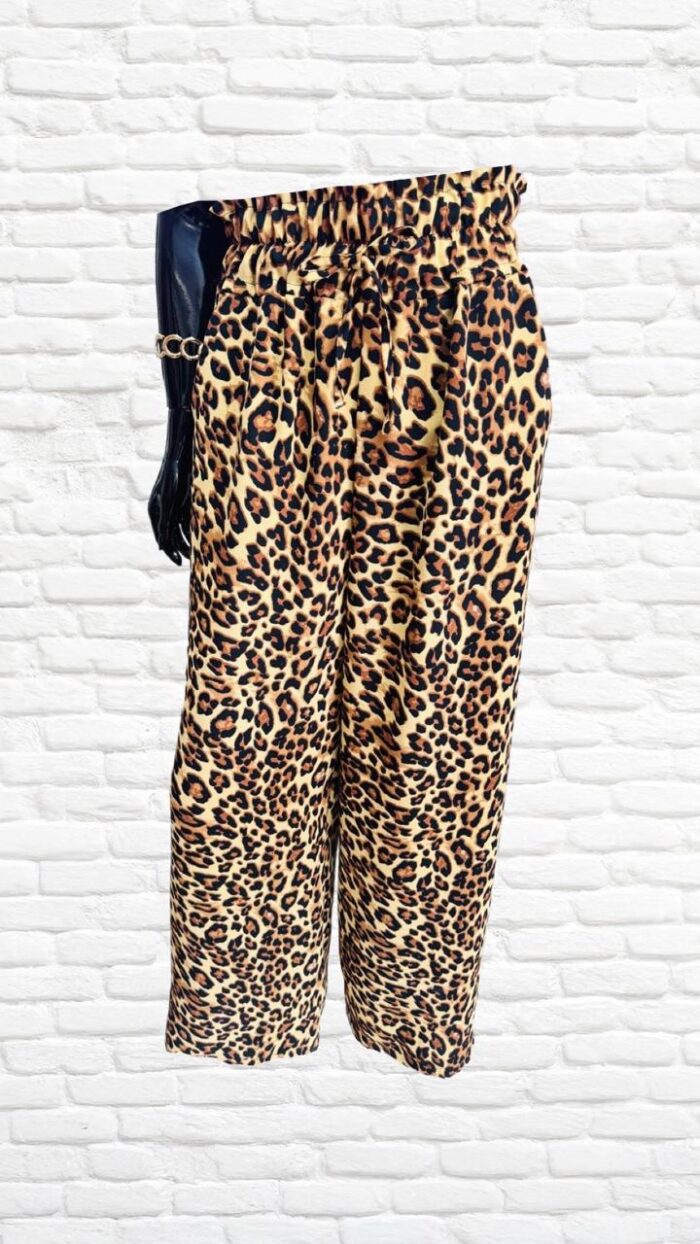 calça pantalona animal print