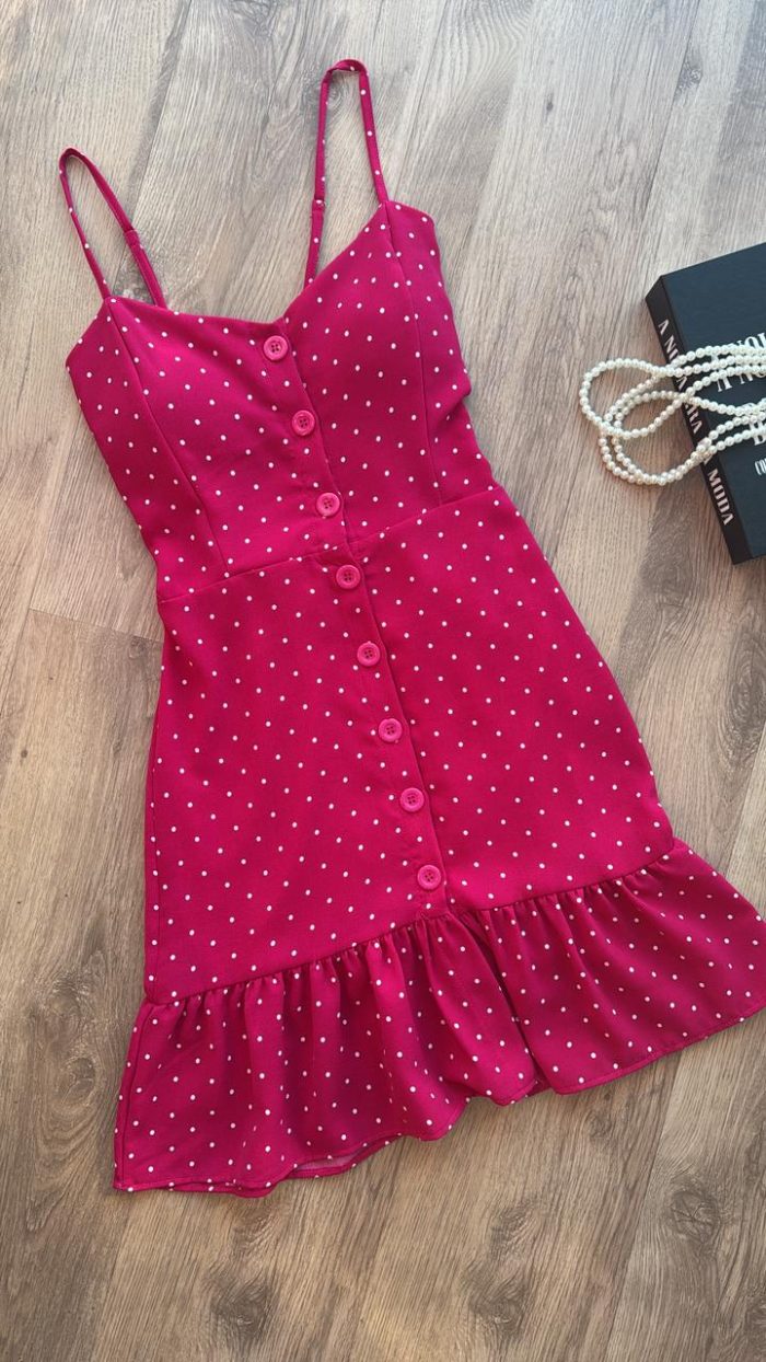 vestido poá rosa, Único vestido poá rosa, Único