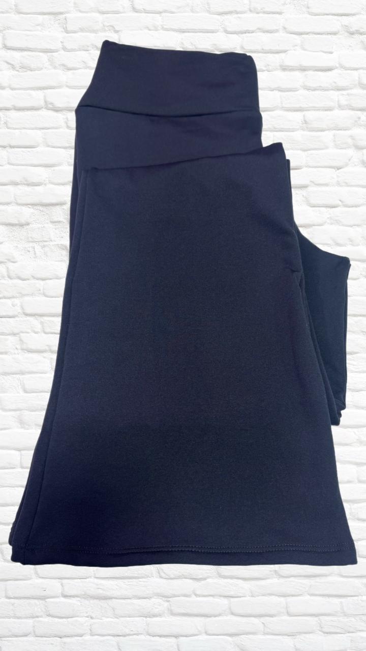 calça peluciada flare