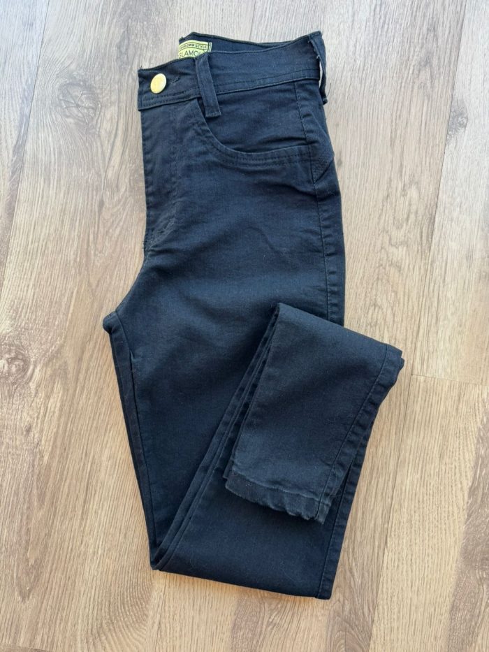 calça jeans preta