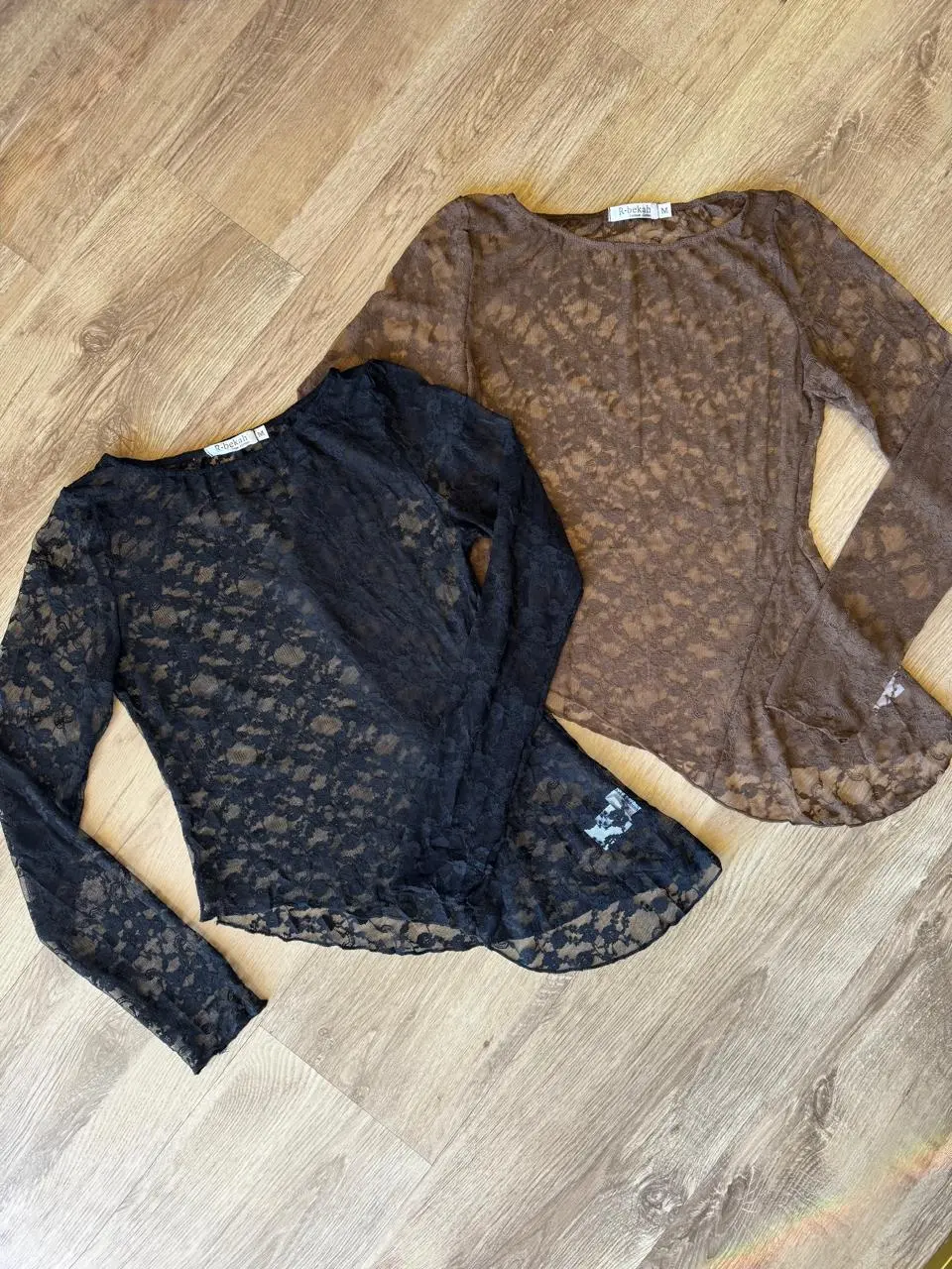 blusa renda assimétrica